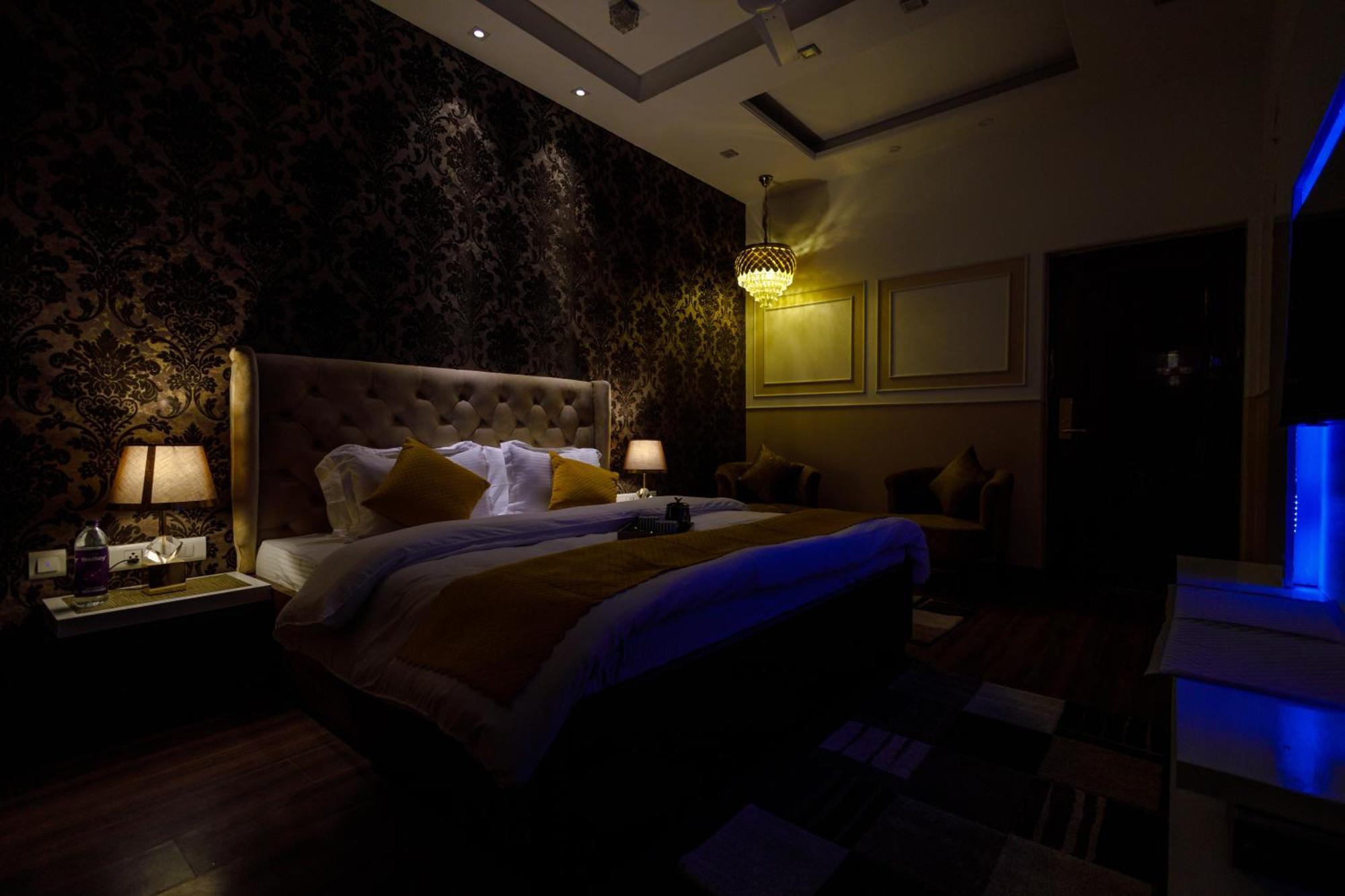 Victorian Elegance Luxury Stays Амритсар Экстерьер фото